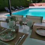 Grande Maison De Touraine Avec Piscine Chauffee