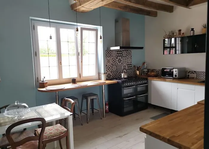 Grande Maison De Touraine Avec Piscine Chauffee Casa de Férias *